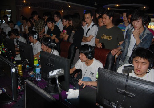 2025LPL夏季赛定组赛热门英雄出场榜：飞机67次出场登顶