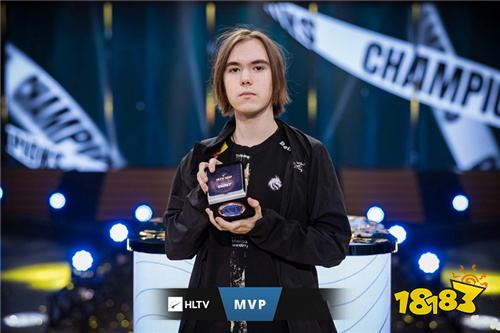 西门薇古丝成奇兵 Uzi女警暴力输出 Uzi队打破Icon队不败金身